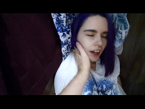 ❤️ Nire ahizpa armairuan aurkitu eta lagundu zion esperma ❌ Pornografia gurean eu.poliglass34.ru ❌❤